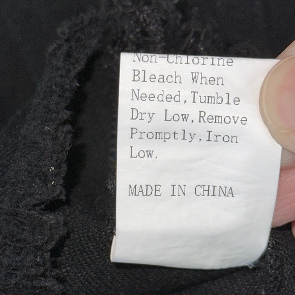 SHEIN Women’s Black Jean Jacket with Hearts Graphic Size M - Picture 6 of 6